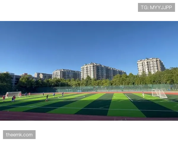 沙滩足球规则:三节赛制、无限换人与无越位的关键差异 沙滩足球规则:三节赛制、无限换人与无越位的关键差异