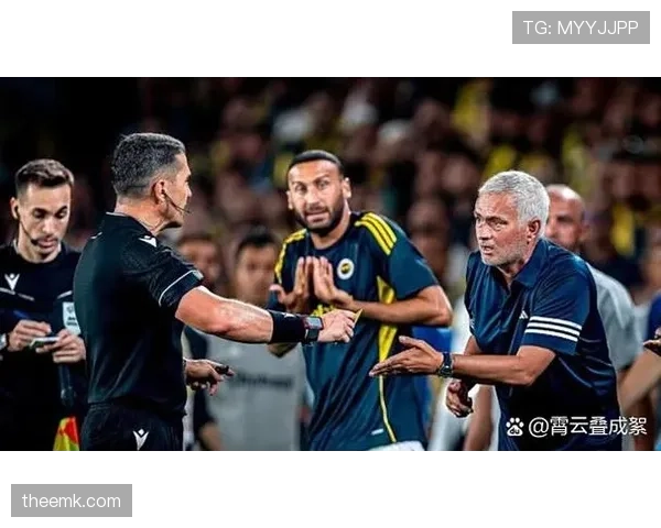巴萨克赛尔冲击土超联赛冠军悬念再起 下轮客战费内巴切成关键 巴萨克赛尔冲击土超联赛冠军悬念再起 下轮客战费内巴切成关键